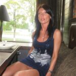 Adoptez une femme cougar sexy